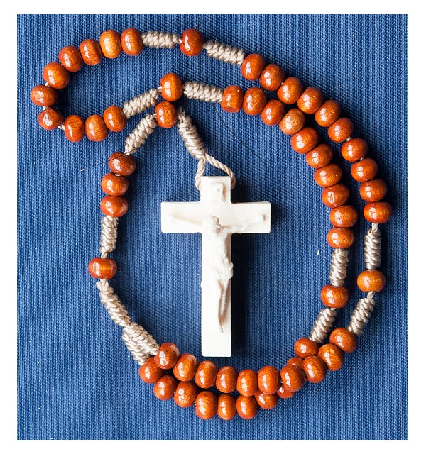 0419 - Rosary with barocque cross 3,6cm maple wood