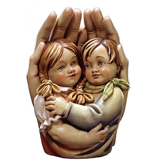 6400 - Protective hands with girl and boy COLOR