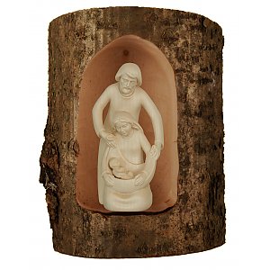 2756 - Family of peace in tree trunk