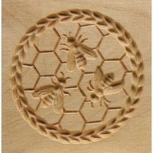 M2046 - bee's on honeycomb